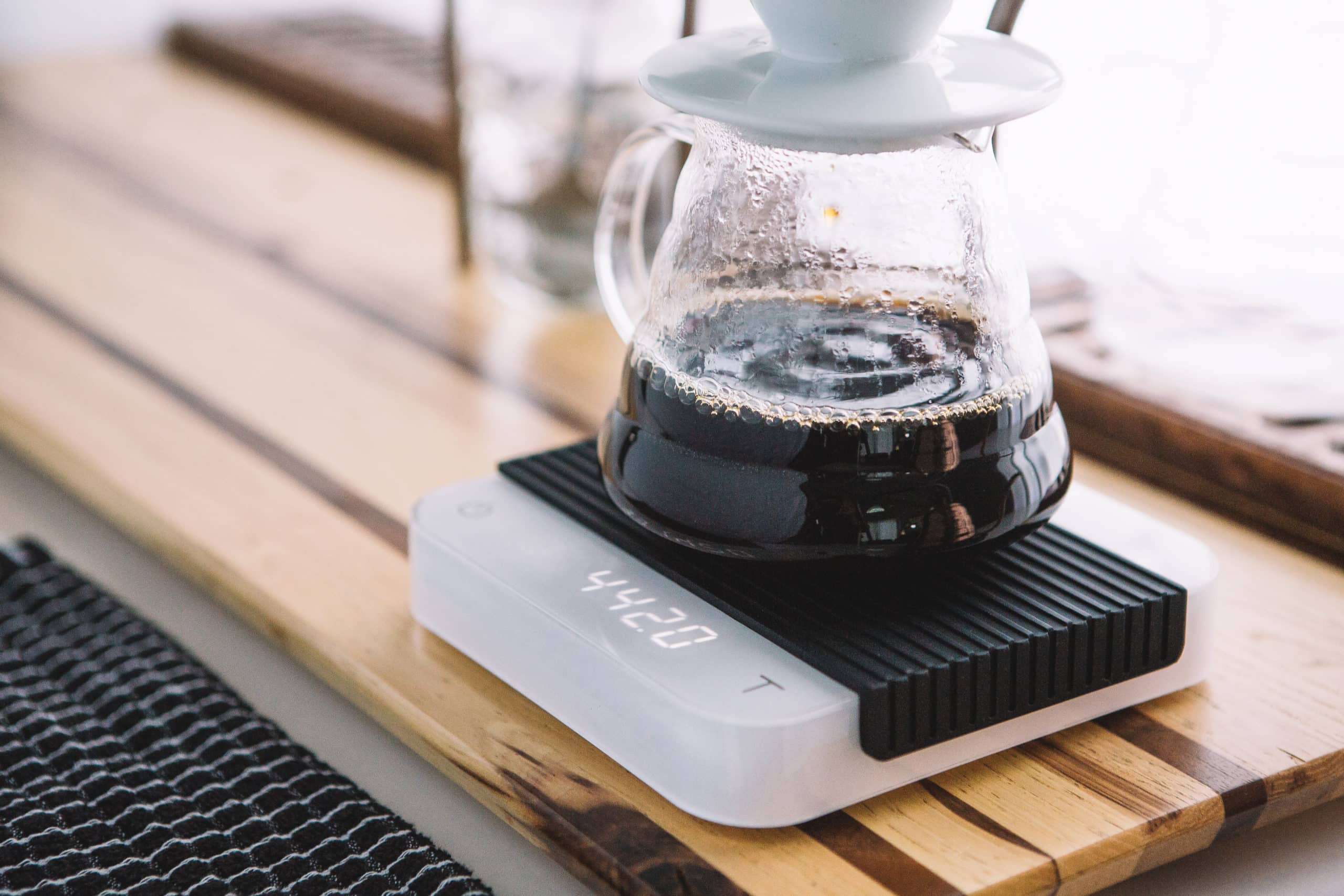 https://graphcoffee.com/wp-content/uploads/2020/01/acaia-white-pearl-coffee-scale-7-scaled.jpg